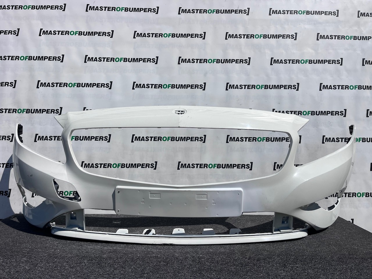 Mercedes A Class Se A176 Hatchback 2012-2015 Front Bumper No Pdc Genuine [e400]
