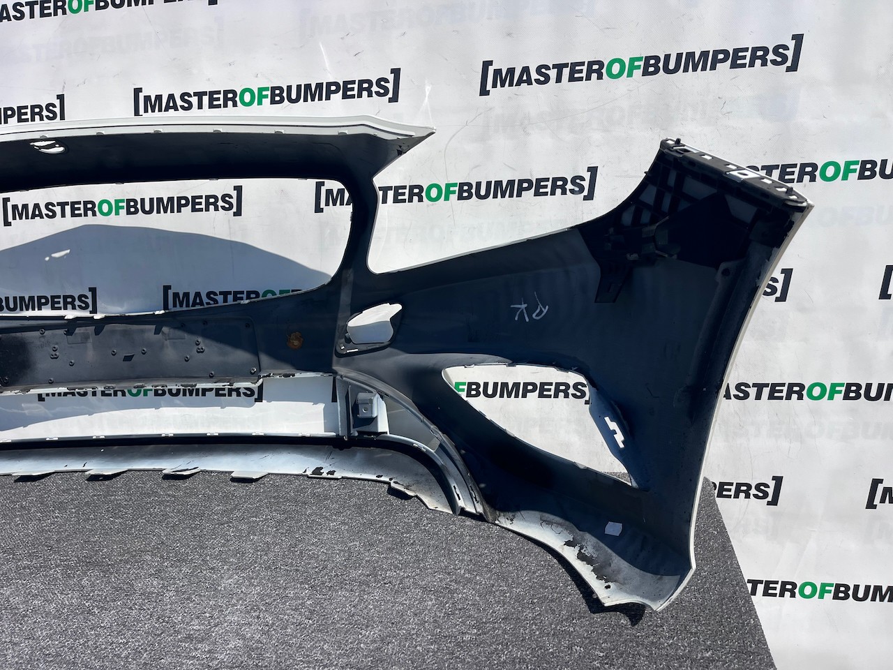 Mercedes A Class Se A176 Hatchback 2012-2015 Front Bumper No Pdc Genuine [e400]