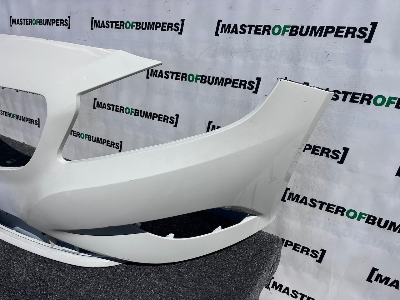 Mercedes A Class Se A176 Hatchback 2012-2015 Front Bumper No Pdc Genuine [e400]