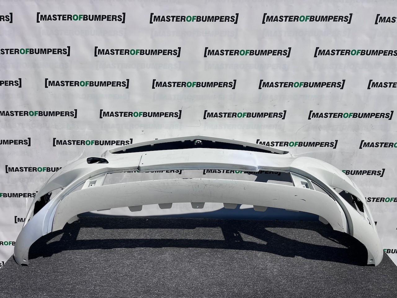 Mercedes A Class Se A176 Hatchback 2012-2015 Front Bumper No Pdc Genuine [e400]