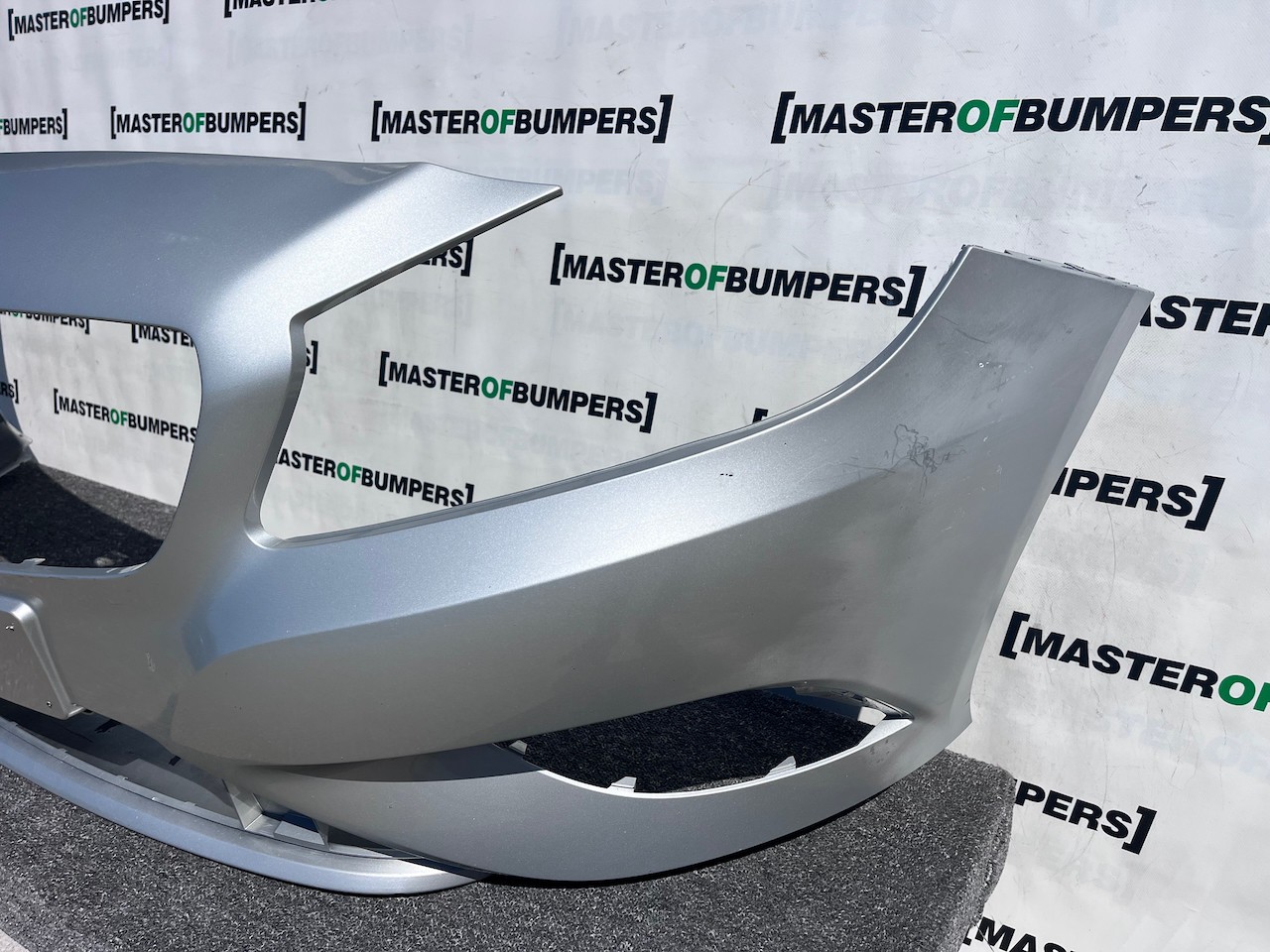 Mercedes A Class Se A176 Hatchback 2012-2015 Front Bumper No Pdc Genuine [e402]