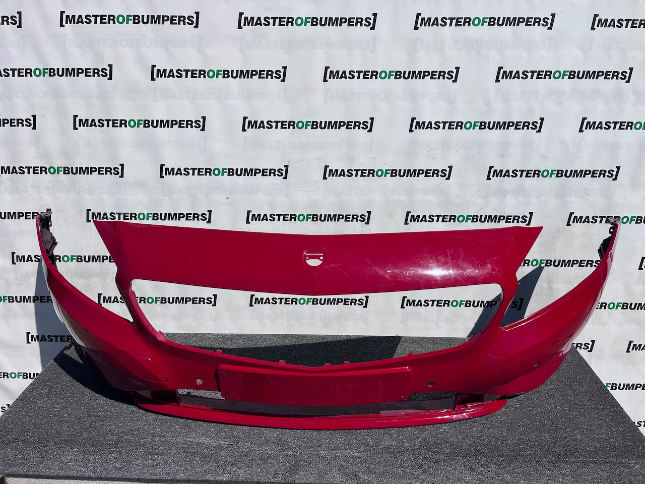 Mercedes A Class Se A176 Hatchback 2012-2015 Front Bumper 4 Pdc Genuine [e403]