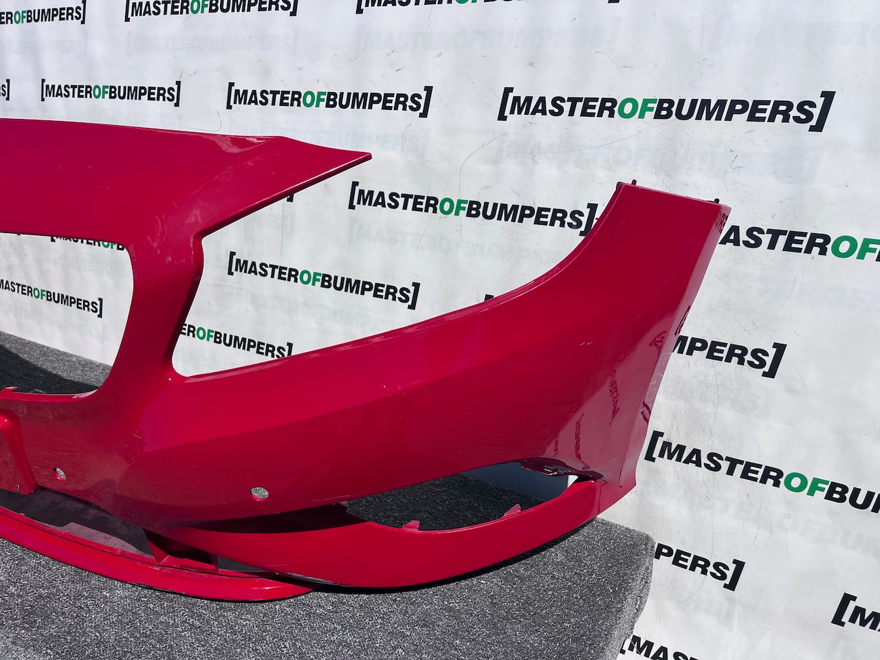 Mercedes A Class Se A176 Hatchback 2012-2015 Front Bumper 4 Pdc Genuine [e403]