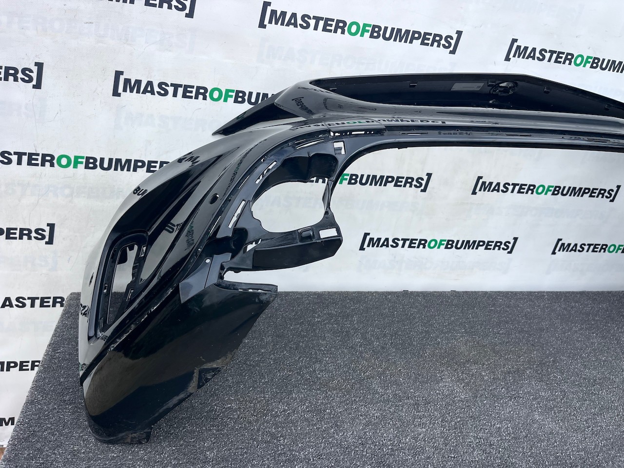 Mercedes Gla Urban A156 Mk1 2013-2016 Front Bumper 6 Pdc Genuine [e429]