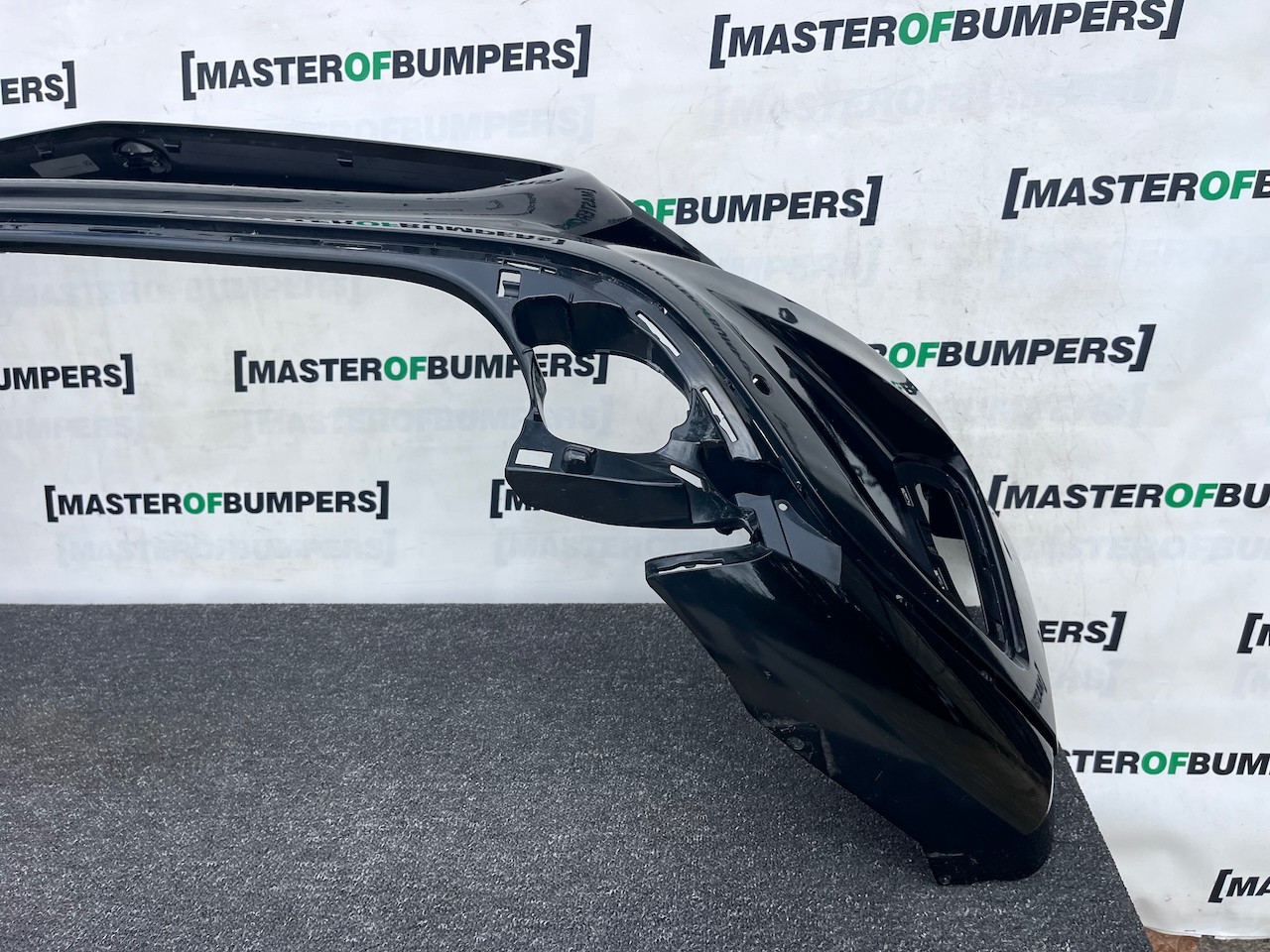 Mercedes Gla Urban A156 Mk1 2013-2016 Front Bumper 6 Pdc Genuine [e429]