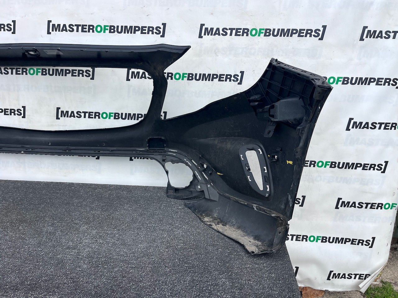 Mercedes Gla Urban A156 Mk1 2013-2016 Front Bumper 6 Pdc Genuine [e429]