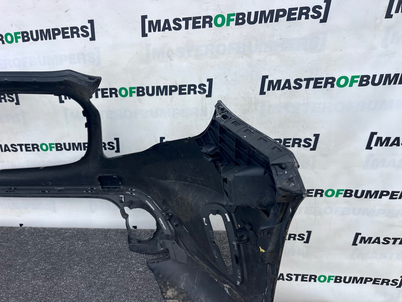 Mercedes Gla Urban A156 Mk1 2013-2016 Front Bumper 6 Pdc Genuine [e429]
