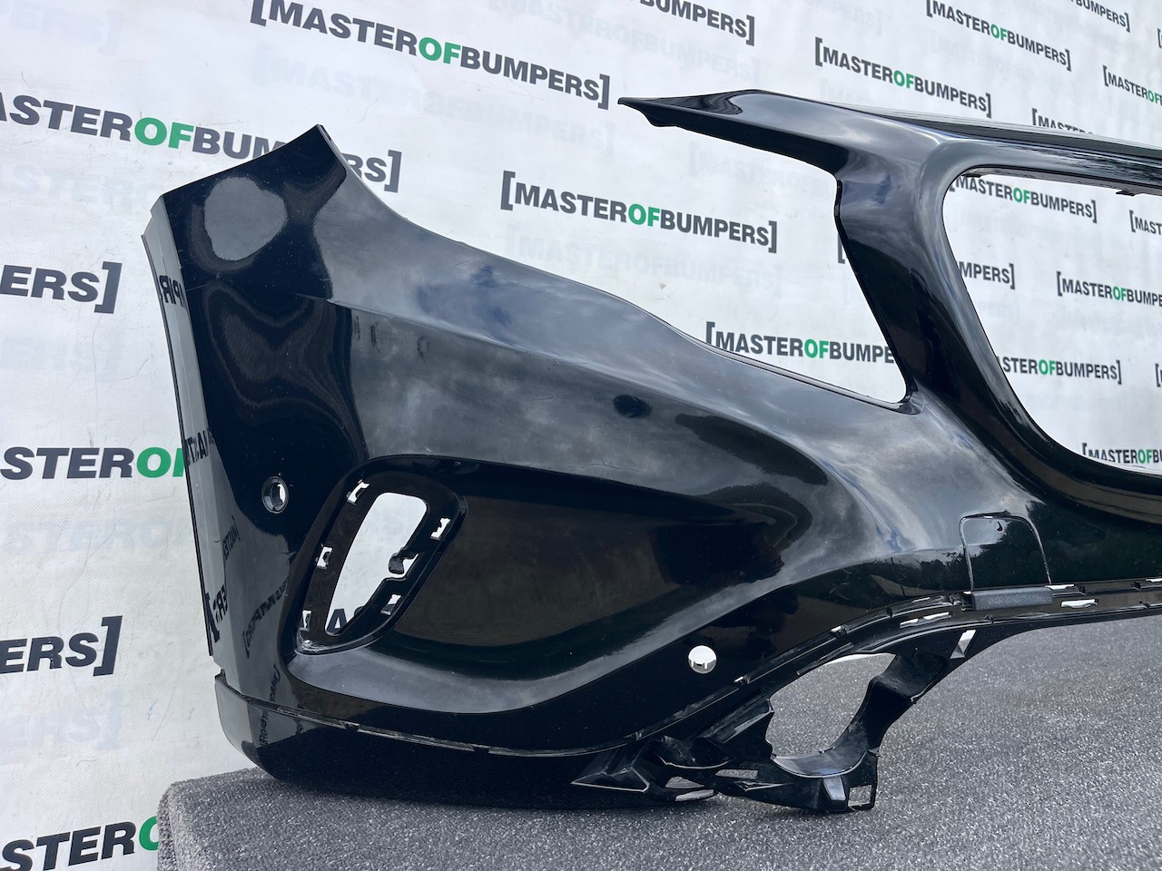 Mercedes Gla Urban A156 Mk1 2013-2016 Front Bumper 6 Pdc Genuine [e429]