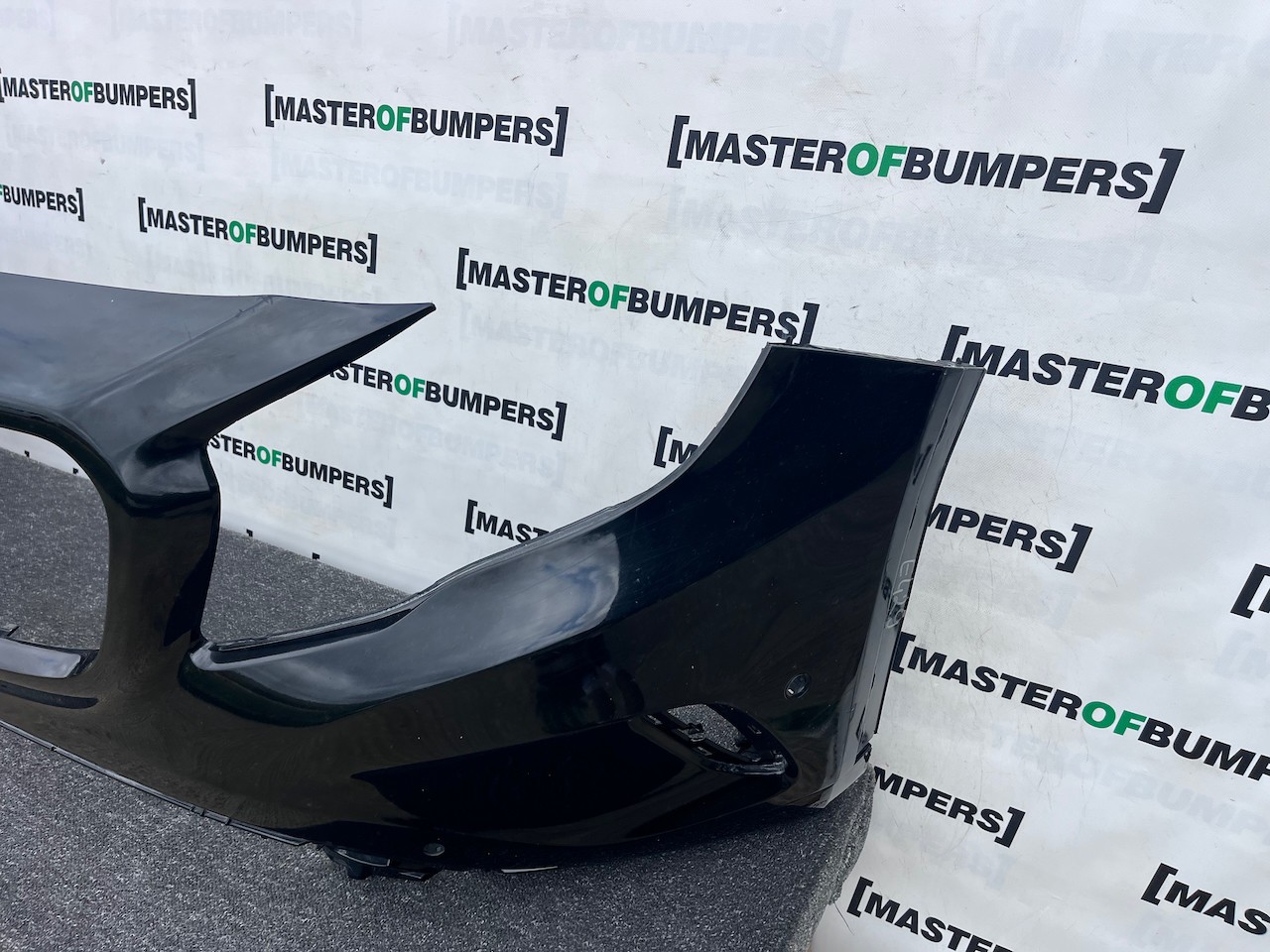 Mercedes Gla Urban A156 Mk1 2013-2016 Front Bumper 6 Pdc Genuine [e429]