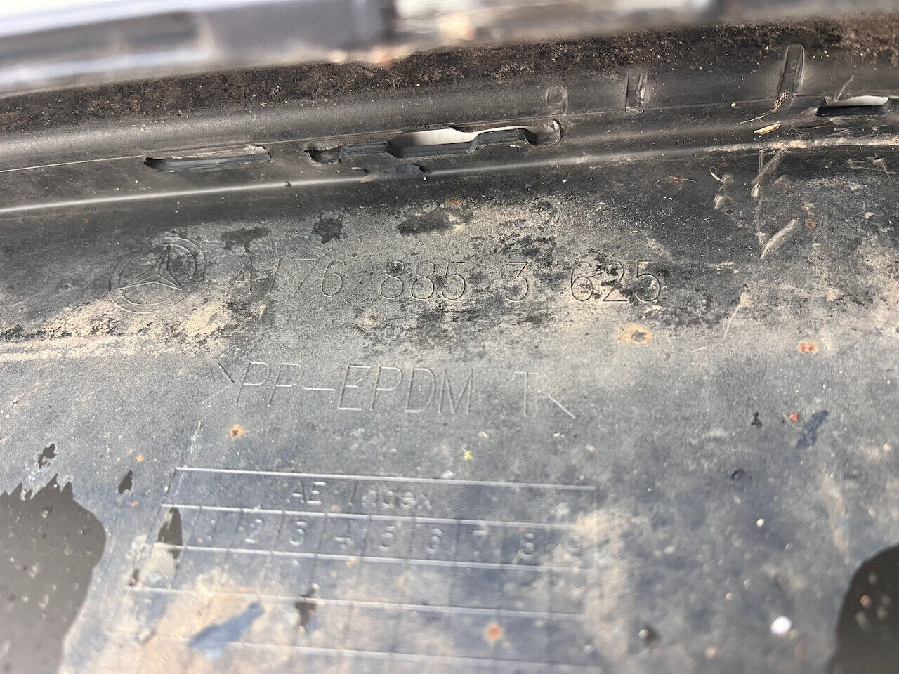 Mercedes A Class Se A176 Lift Hatchback 2016-2019 Front Bumper Genuine [e173]