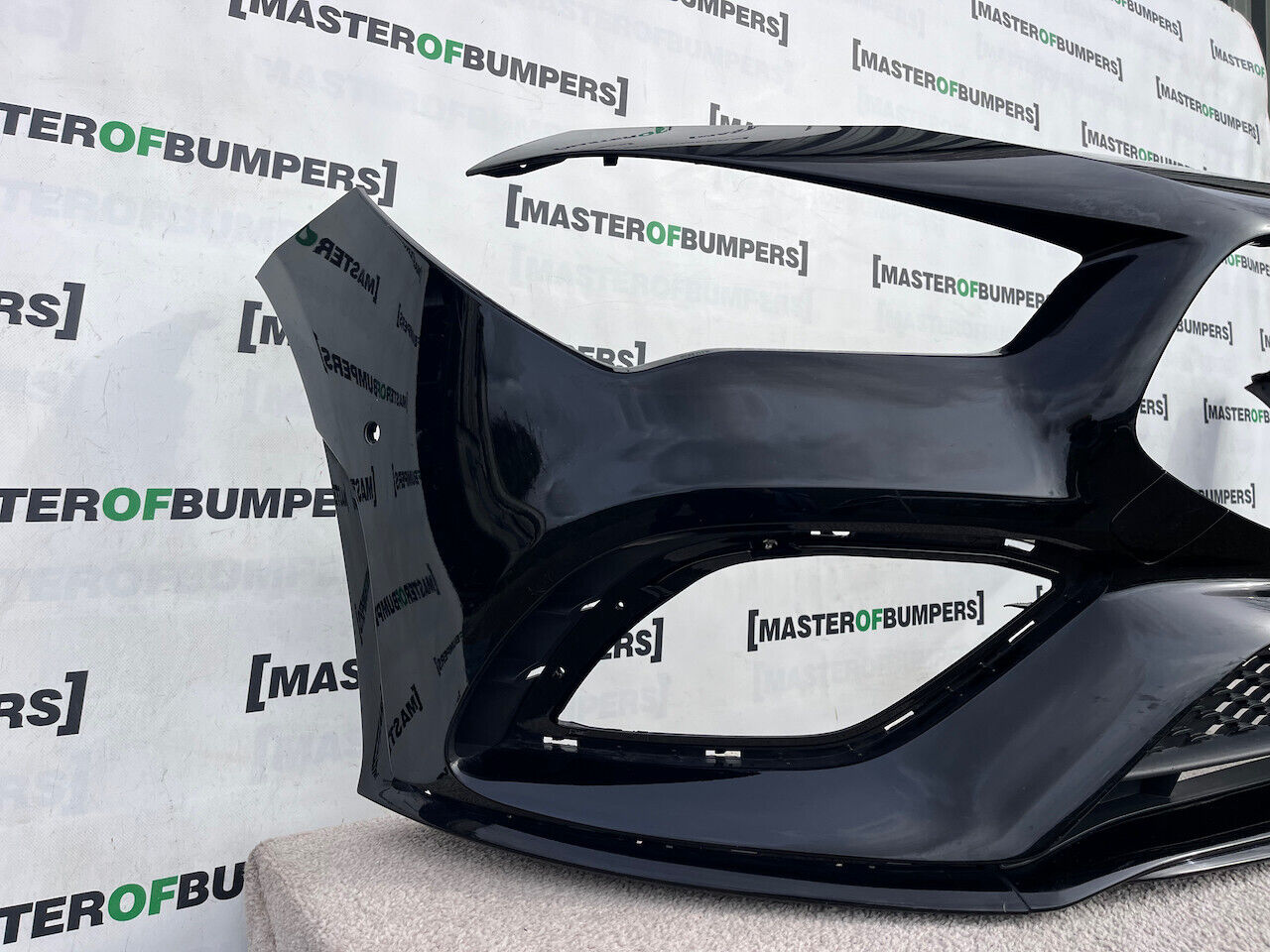 Mercedes Cla Amg Saloon Shotingbrak A118 2020-23 Front Bumper Genuine [e186]