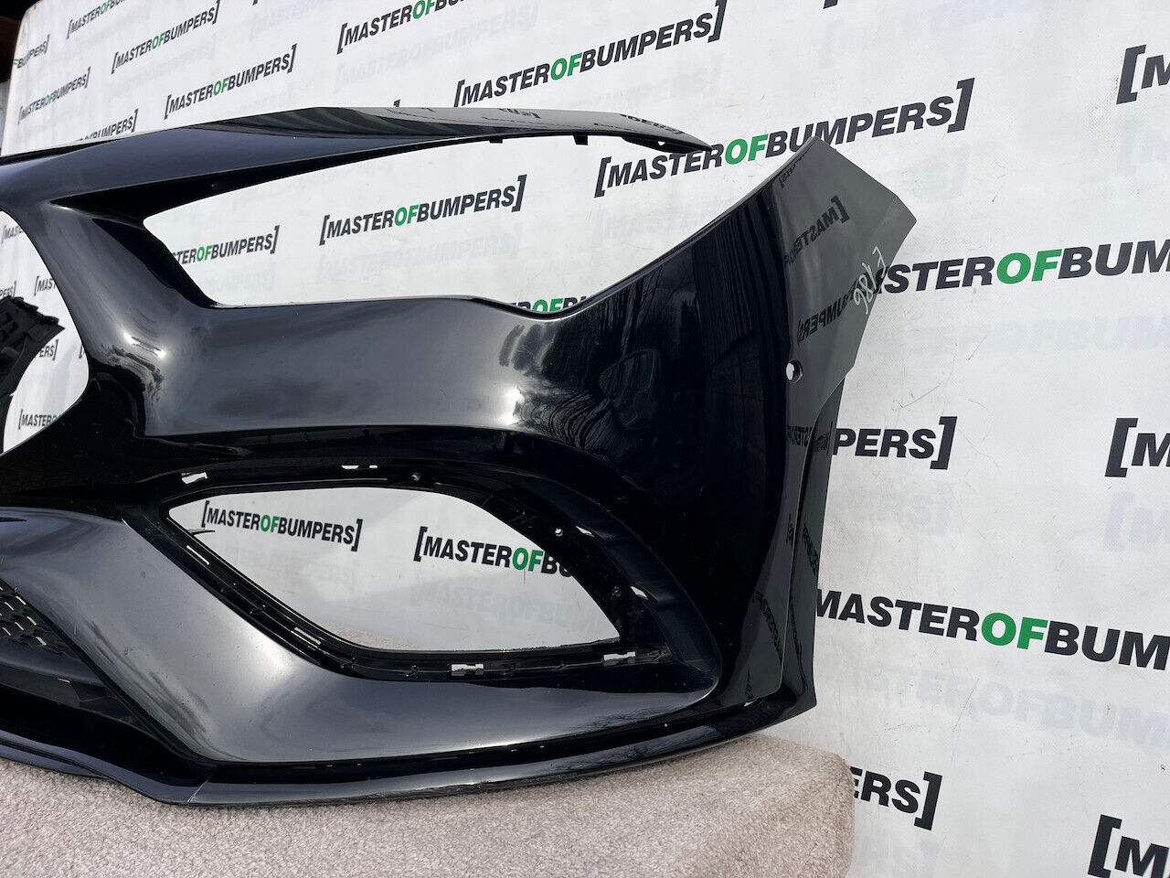 Mercedes Cla Amg Saloon Shotingbrak A118 2020-23 Front Bumper Genuine [e186]