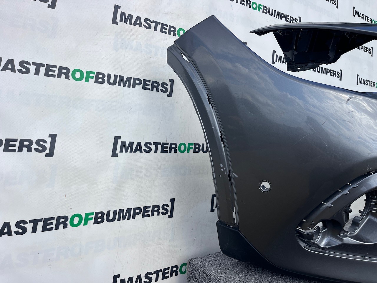 Mercedes Gla Sport Executiv A247 Mk2 2020-2024 Front Bumper 6 Pdc Genuine [e277]