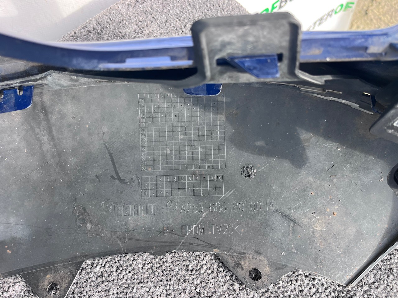 Mercedes Glc Amg Sport A253 4matic 2015-2018 Front Bumper 6 Pdc Genuine [e358]