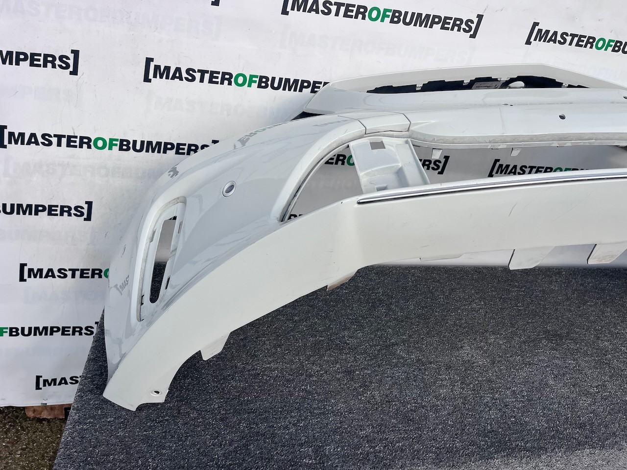 Mercedes A Class Se A176 Lift Hatchback 2016-2019 Front Bumper Genuine [e359]