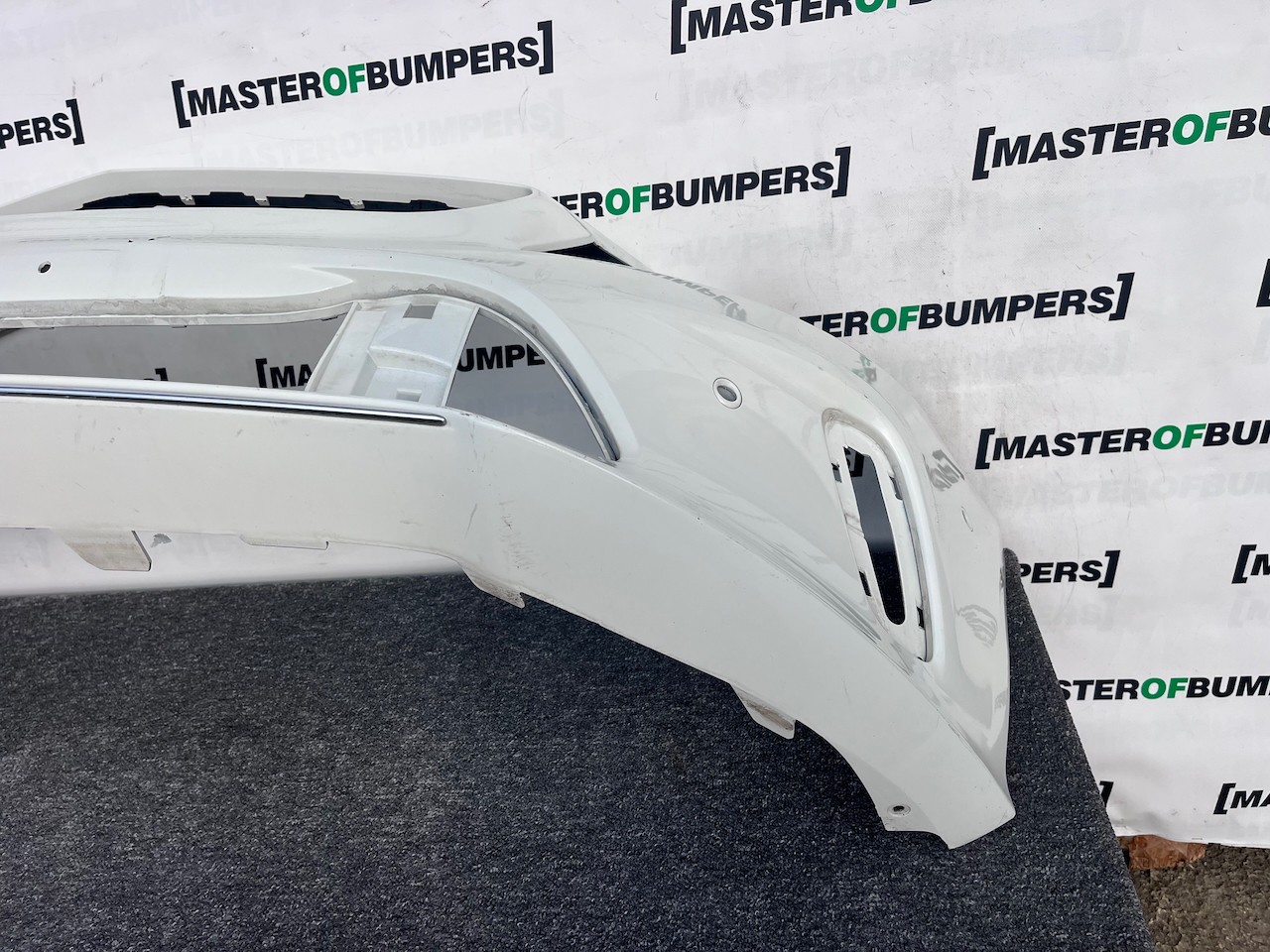 Mercedes A Class Se A176 Lift Hatchback 2016-2019 Front Bumper Genuine [e359]