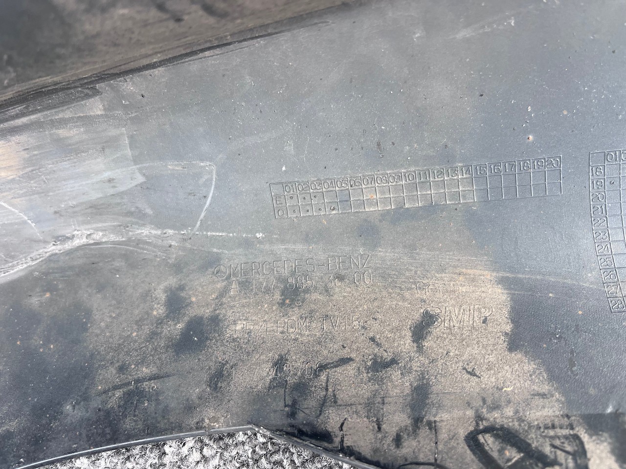 Mercedes A Class Se A177 Hatchback 2019-2022 Front Bumper 6 Pdc Genuine [e366]