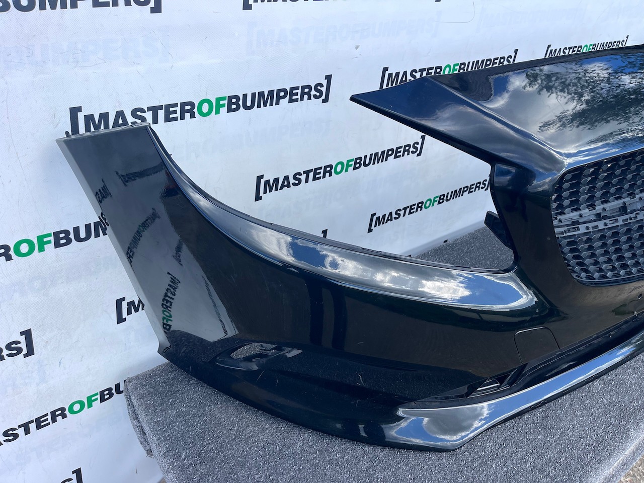 Mercedes A Class Se A176 Lift Hatchback 2016-2019 Front Bumper Genuine [e396]