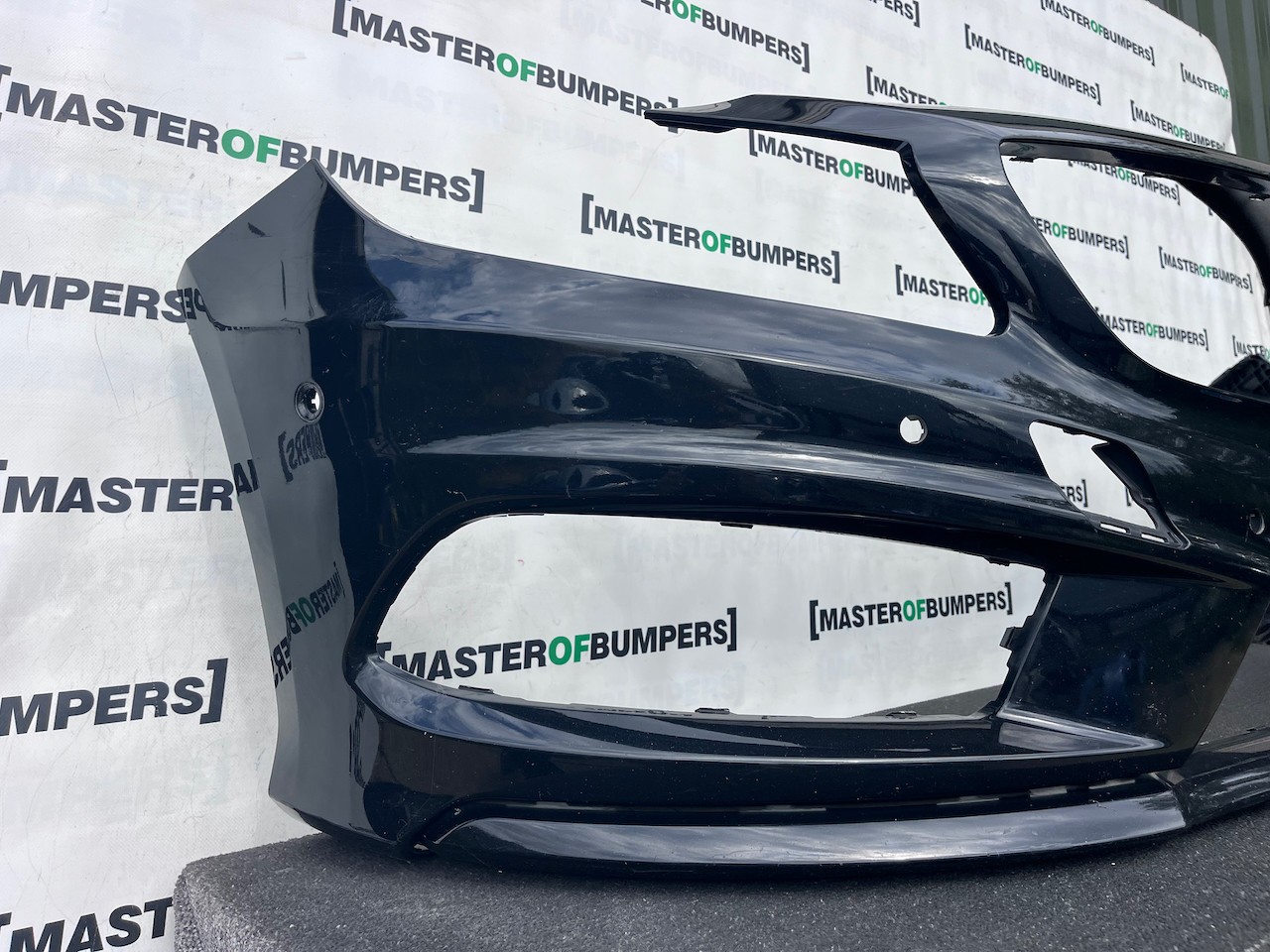 Mercedes A Class Amg A176 Hatchback 2012-2015 Front Bumper 6 Pdc Genuine [e452]