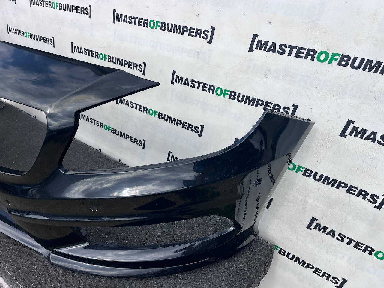 Mercedes A Class Amg A176 Hatchback 2012-2015 Front Bumper 6 Pdc Genuine [e452]
