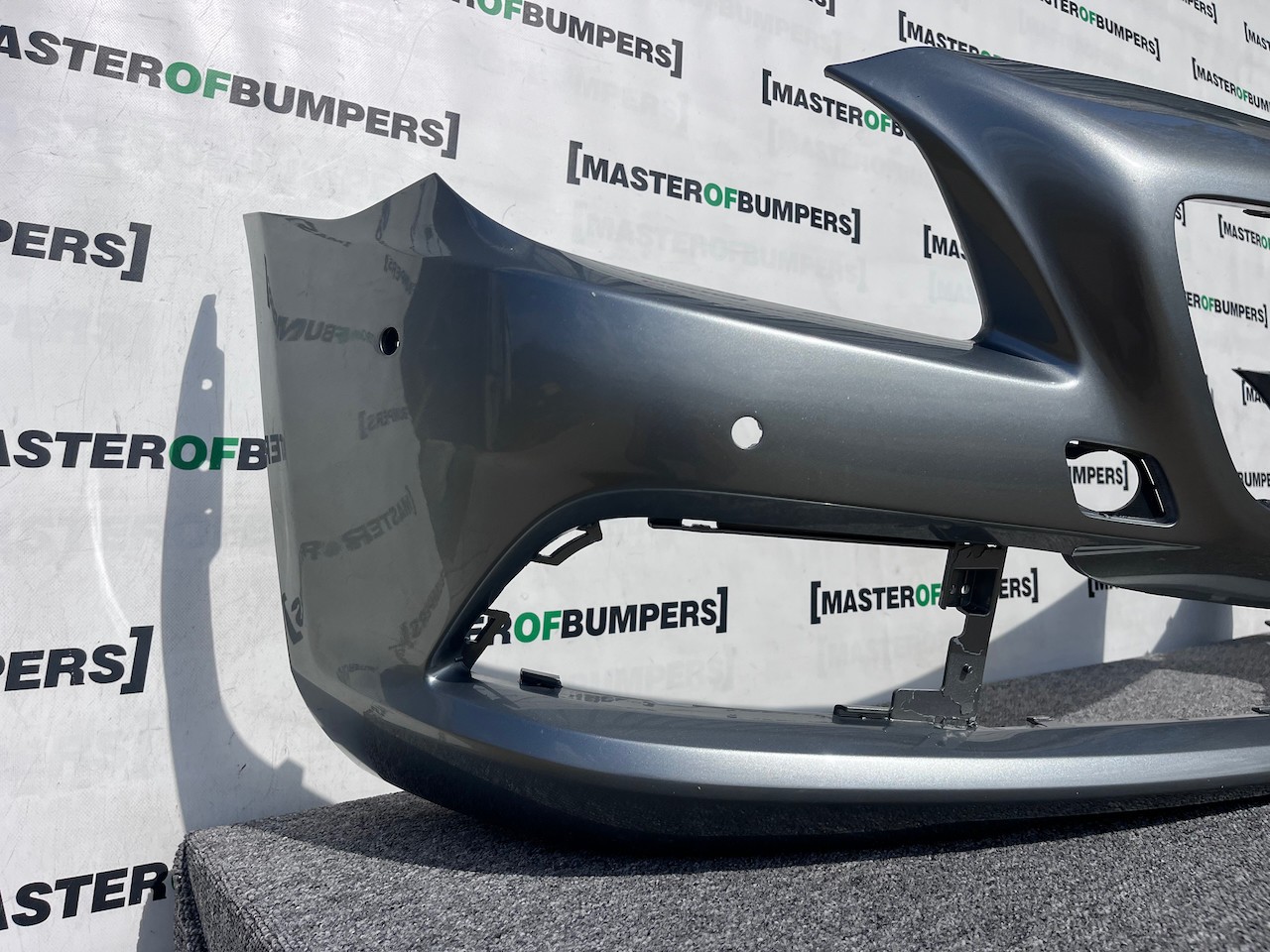 Mercedes Slk Se A172 Mk3 Cabrio 2012-2015 Front Bumper 6 Pdc Genuine [e269]