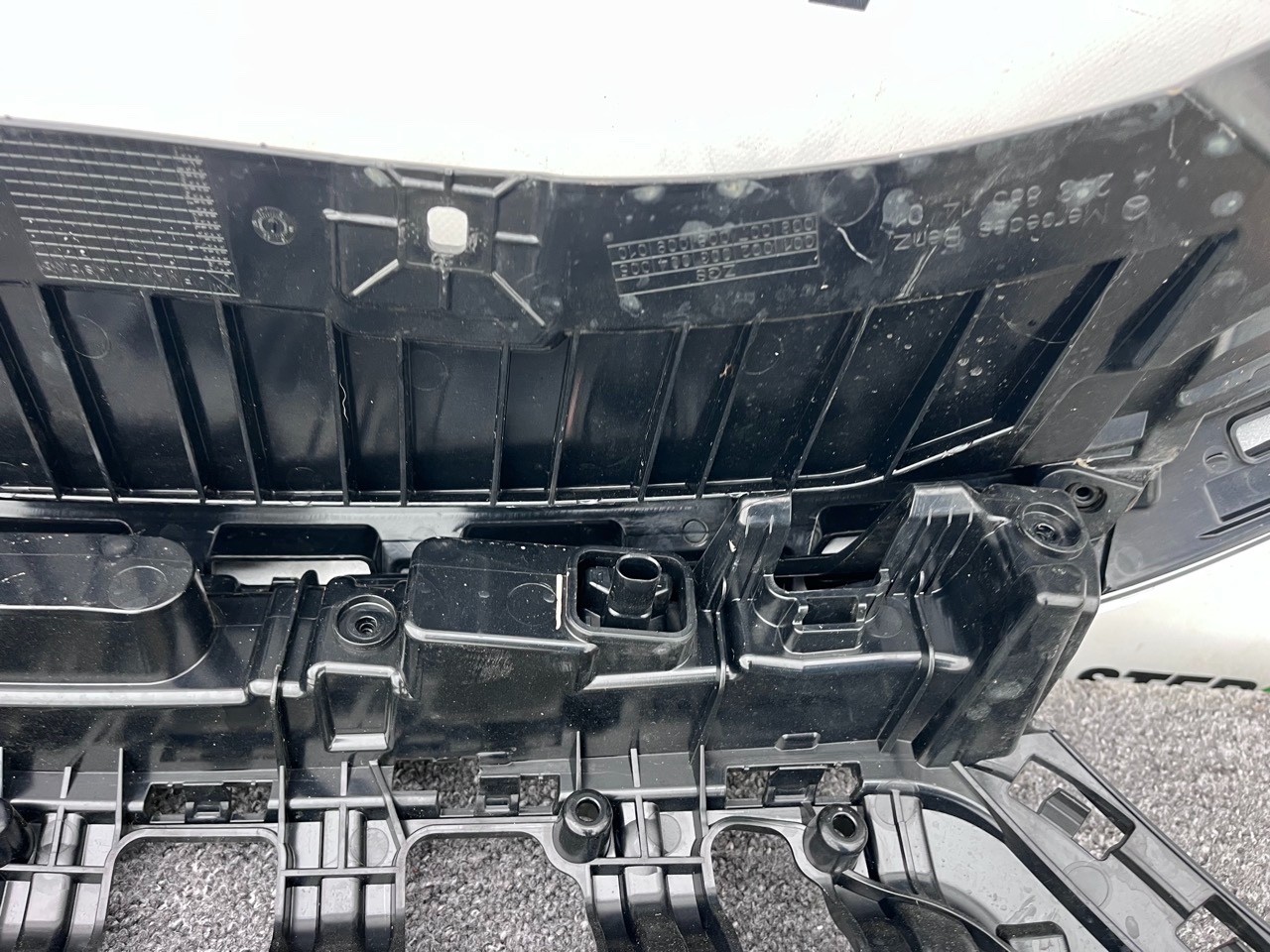 Mercedes Eqa H243 Eqb X243 Front Section Grille Bracket Trim Led Strip Genuine