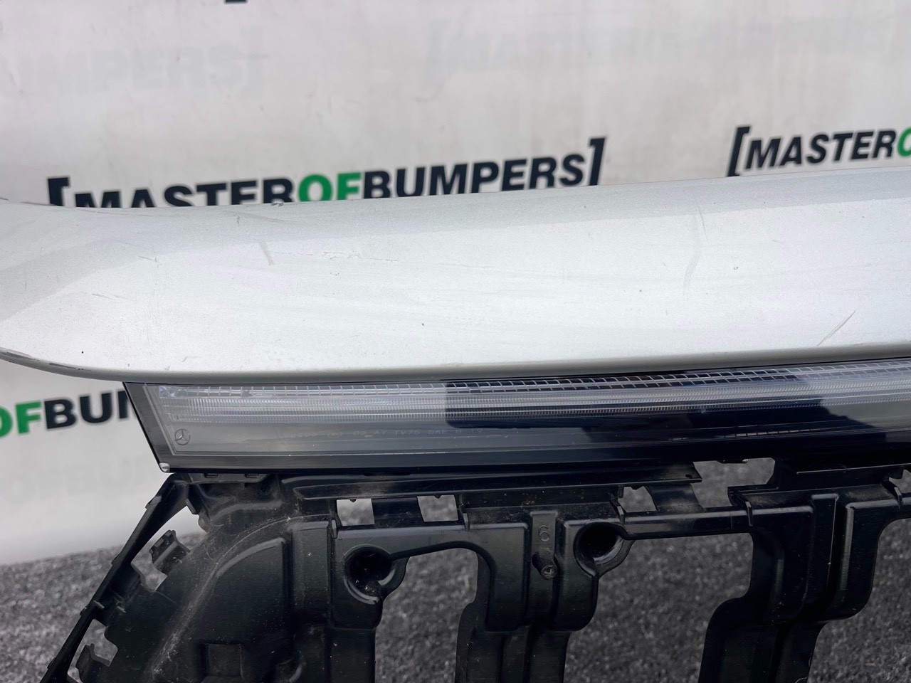 Mercedes Eqa H243 Eqb X243 Front Section Grille Bracket Trim Led Strip Genuine