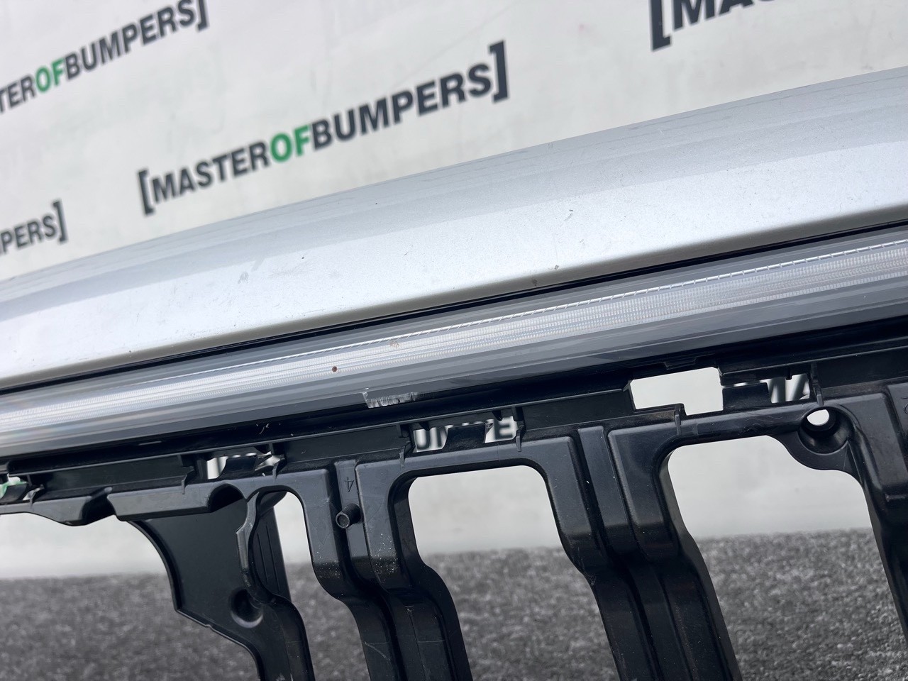 Mercedes Eqa H243 Eqb X243 Front Section Grille Bracket Trim Led Strip Genuine