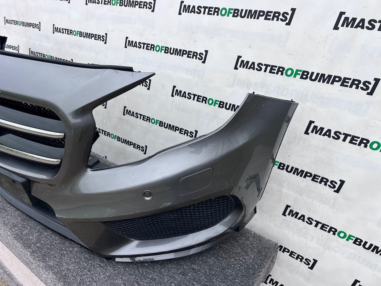 Mercedes Gla Amg Line 4 Matic A156 2012-2016 Front Bumper Genuine [e338]