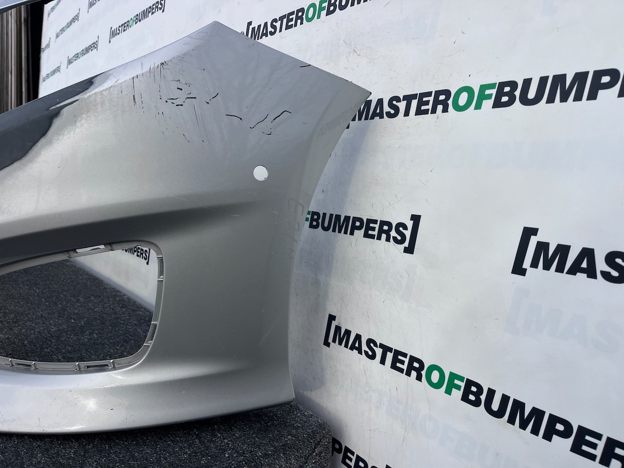 Mercedes B Class Se Hatchback 2014-2018 Front Bumper 6 Pdc Genuine [e347]