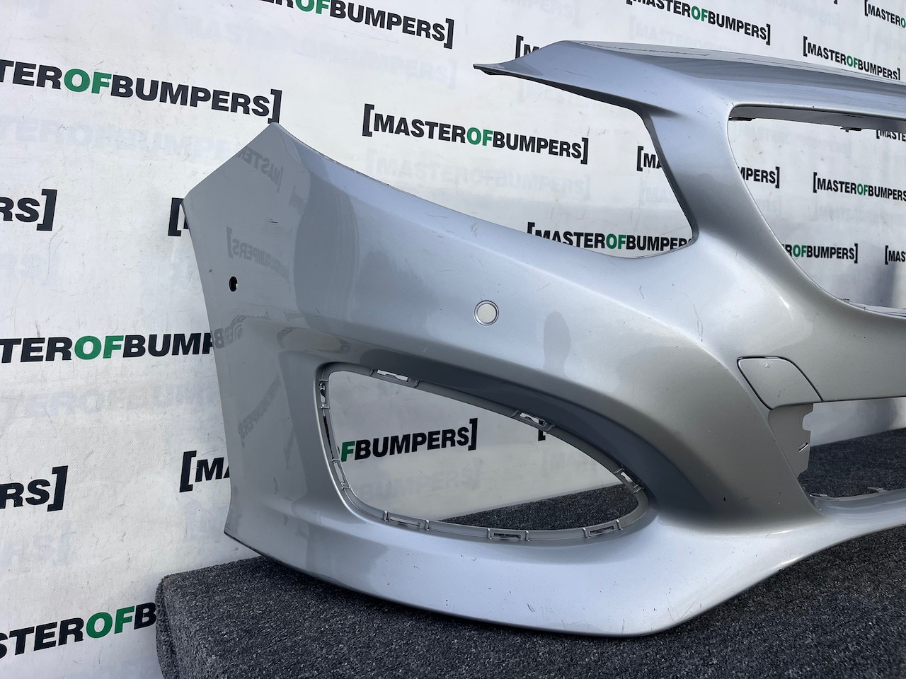 Mercedes B Class Se Hatchback 2014-2018 Front Bumper 6 Pdc Genuine [e347]