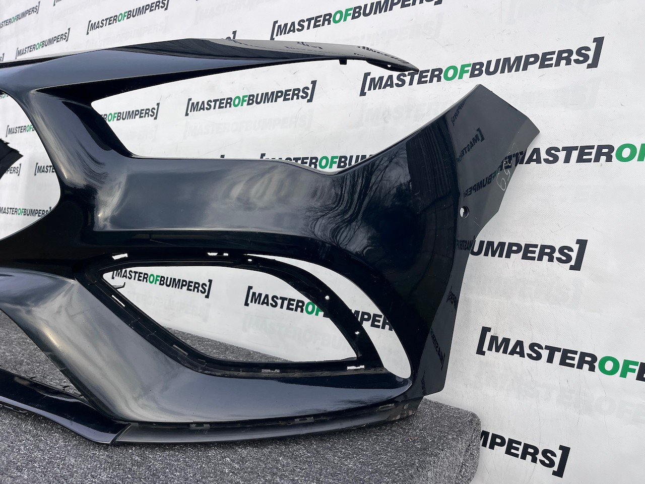 Mercedes Cla Amg Saloon Shotingbrake A118 2019-2023 Front Bumper Genuine [e359]