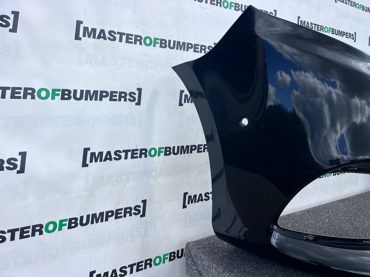 Mercedes Vito Tourer V-class A447 2015-2022 Front Bumper 6 Pdc Genuine [e382]