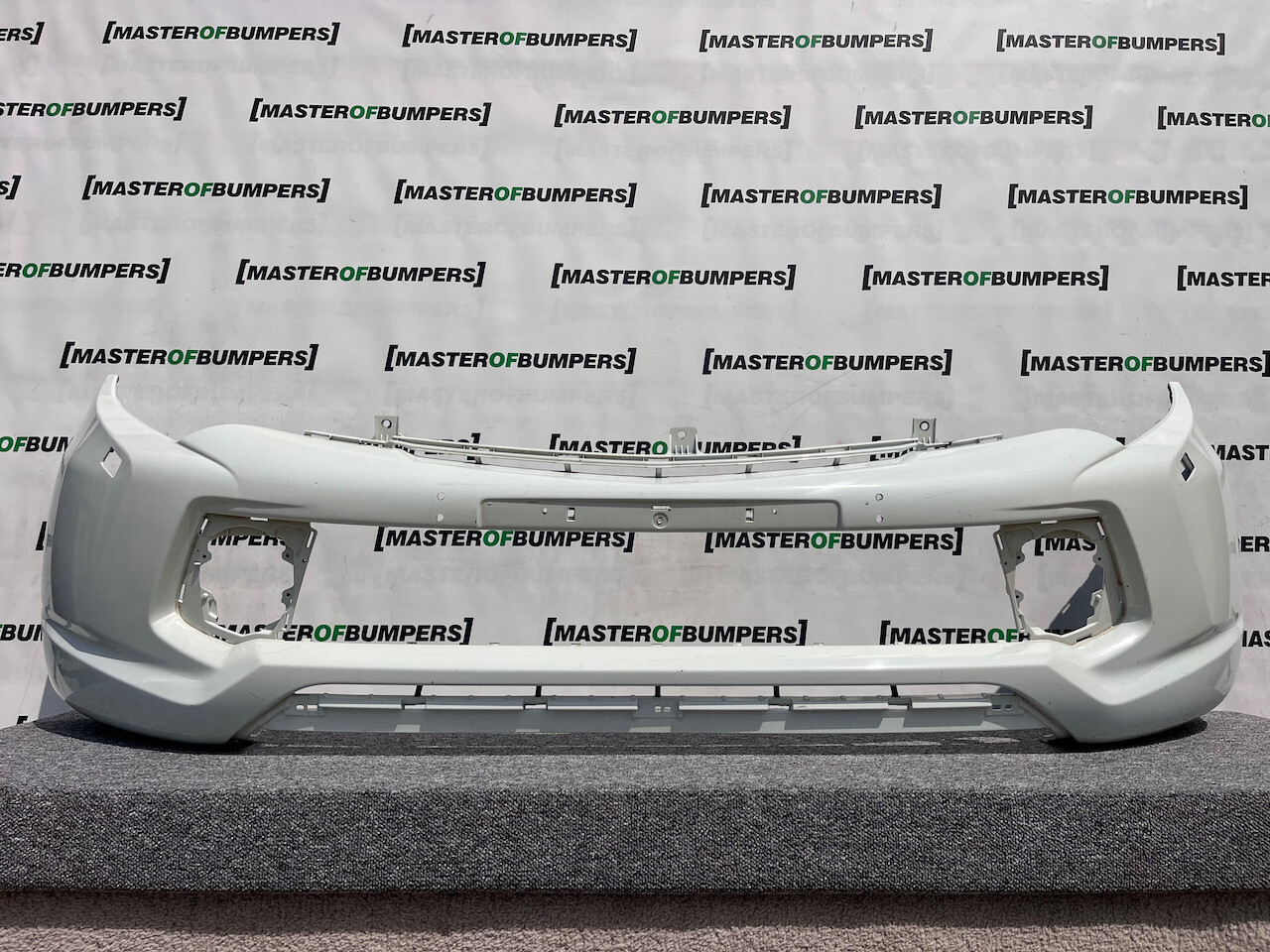 Mitsubishi L200 Barbarian Titan 2016-2019 Front Bumper Jets Genuine [m458]