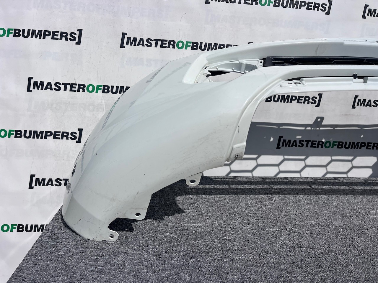 Mitsubishi L200 Barbarian Titan 2016-2019 Front Bumper Jets Genuine [m465]