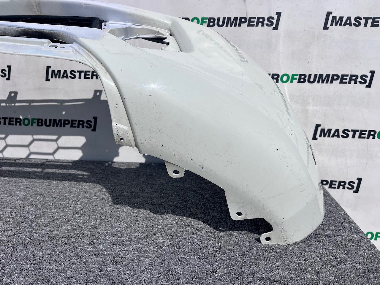 Mitsubishi L200 Barbarian Titan 2016-2019 Front Bumper Jets Genuine [m465]