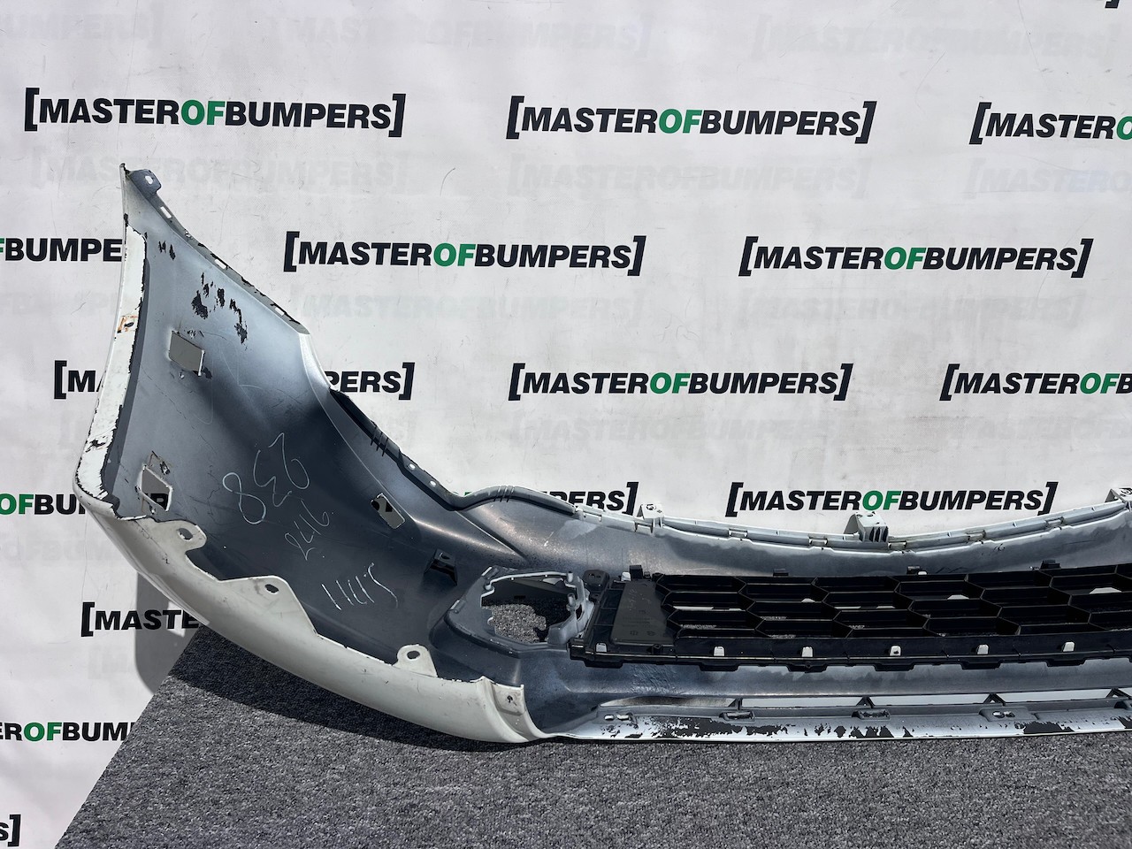 Mitsubishi L200 Barbarian Titan 2016-2019 Front Bumper Jets Genuine [m465]