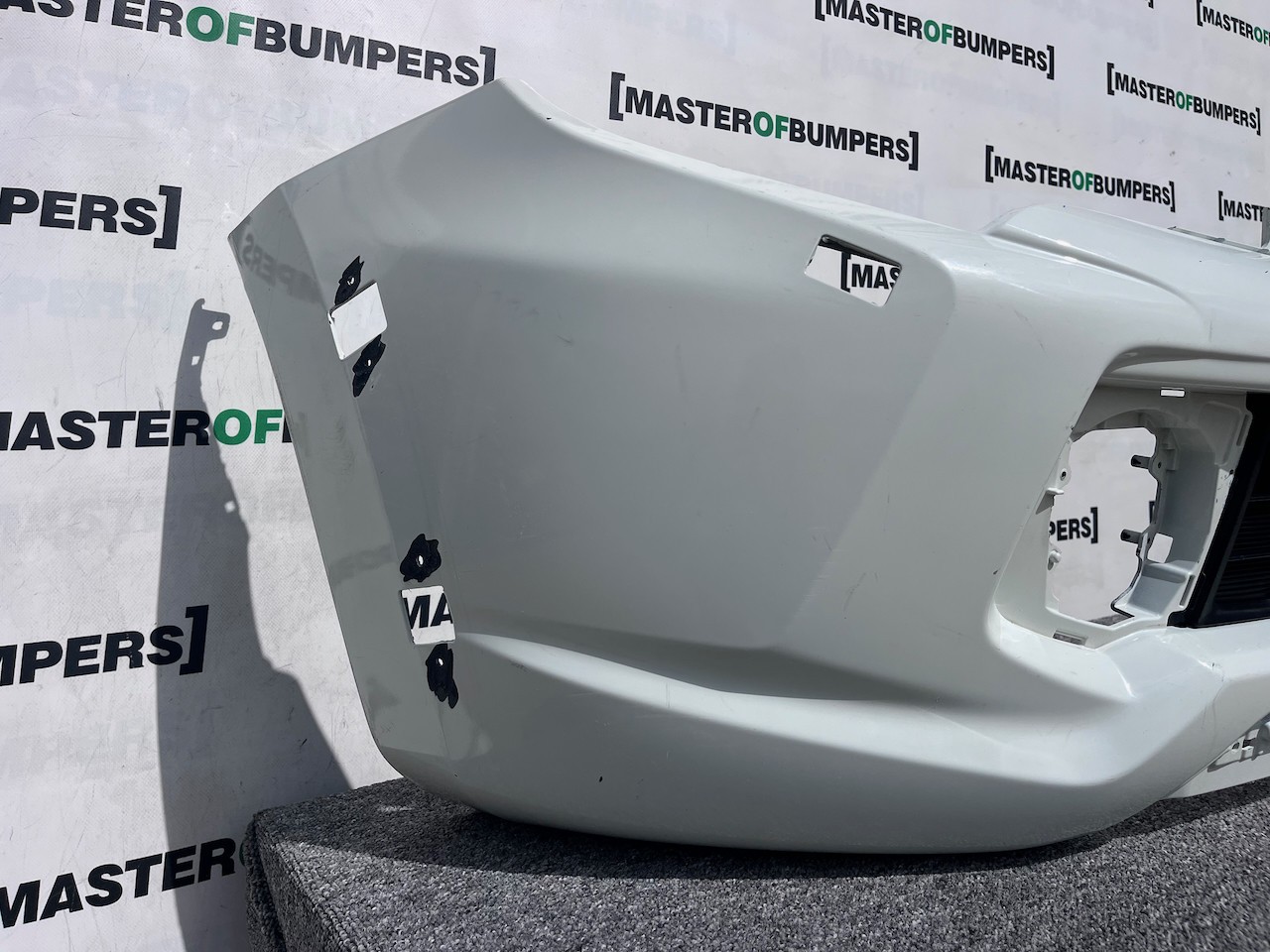 Mitsubishi L200 Barbarian Titan 2016-2019 Front Bumper Jets Genuine [m465]