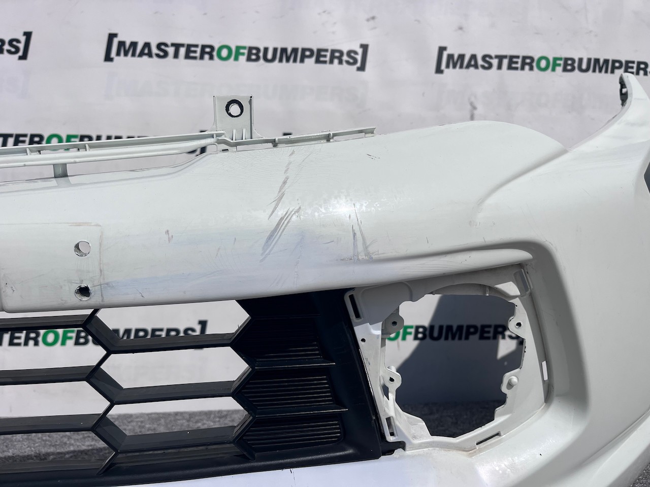 Mitsubishi L200 Barbarian Titan 2016-2019 Front Bumper Jets Genuine [m465]