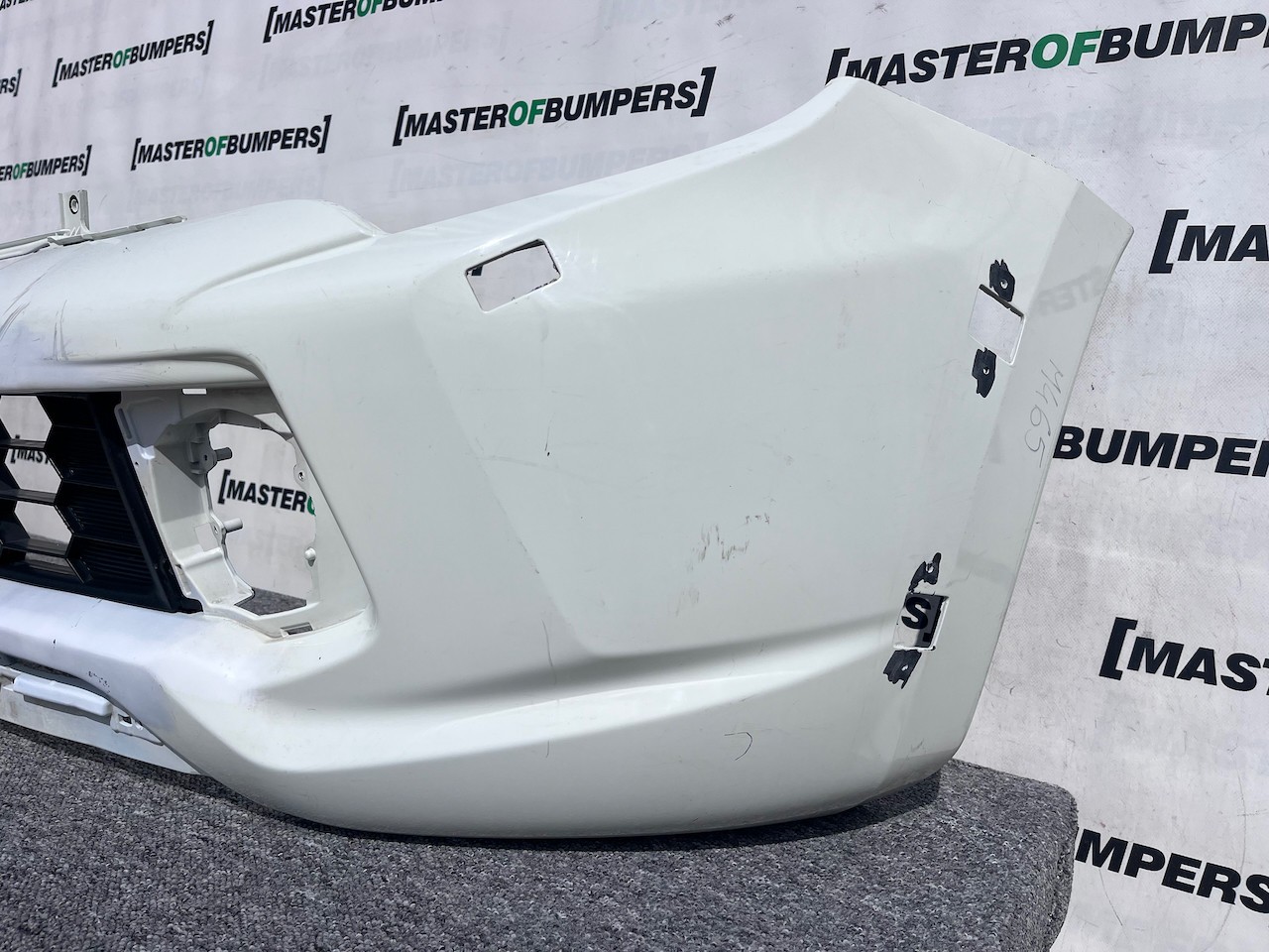 Mitsubishi L200 Barbarian Titan 2016-2019 Front Bumper Jets Genuine [m465]