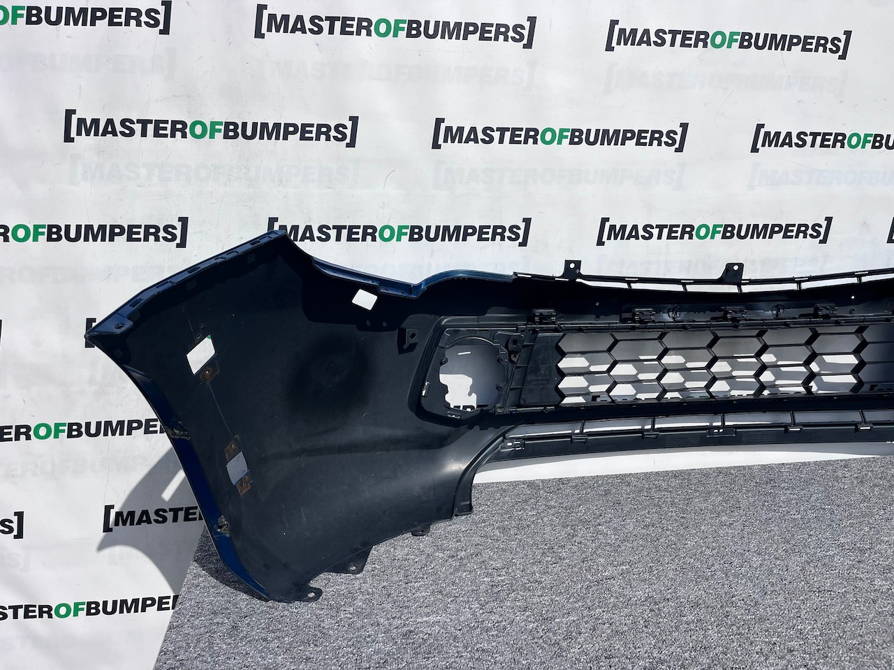 Mitsubishi L200 Barbarian Titan 2016-2019 Front Bumper Jets Genuine [m466]