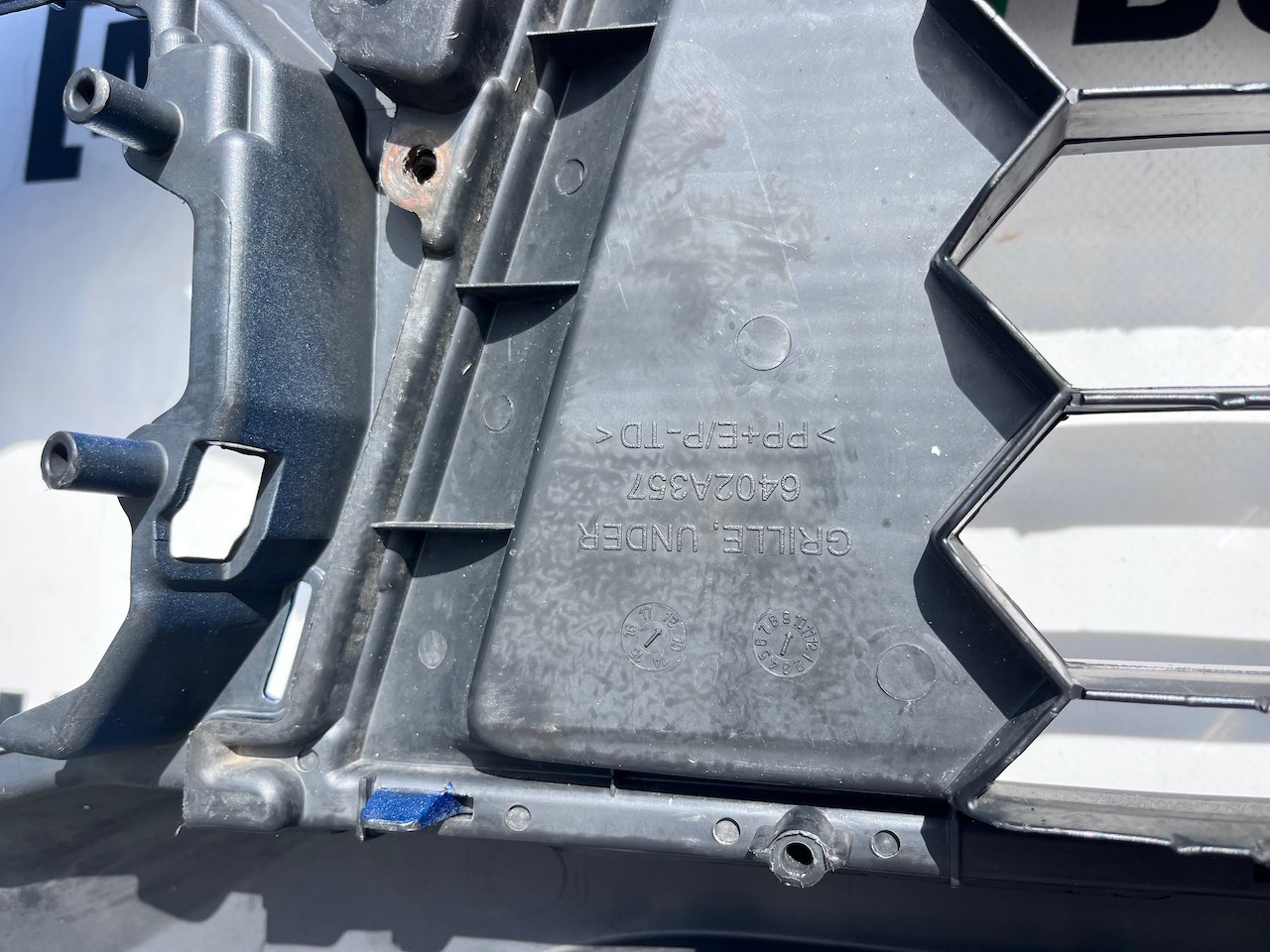 Mitsubishi L200 Barbarian Titan 2016-2019 Front Bumper Jets Genuine [m466]