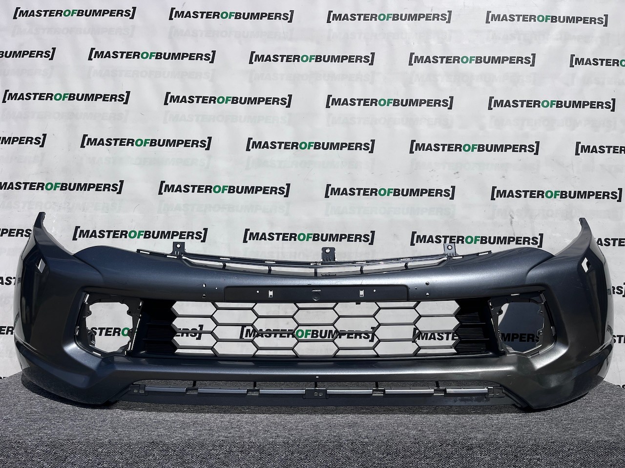 Mitsubishi L200 Barbarian Titan 2016-2019 Front Bumper Jets Genuine [m468]
