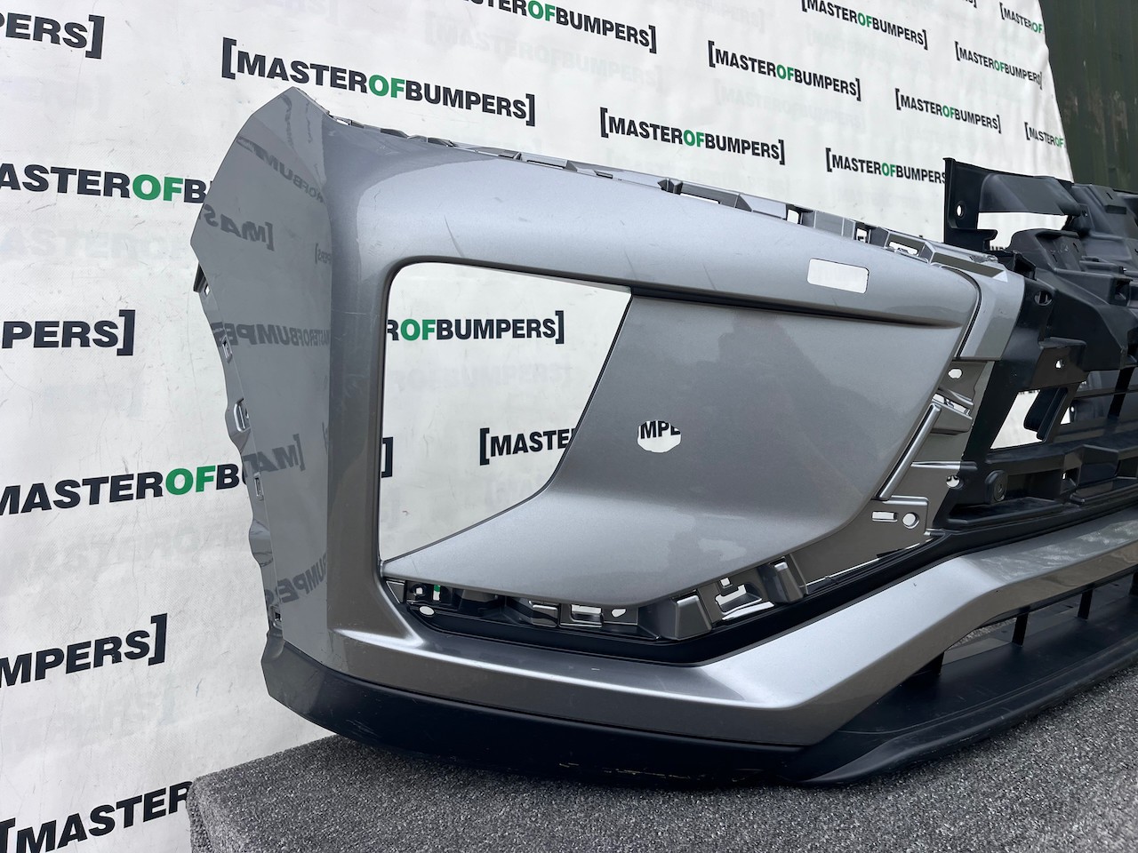 Mitsubishi Eclipse Cross Dynamic 2017-2021 Front Bumper 4 Pdc Jet Genuine [m498]