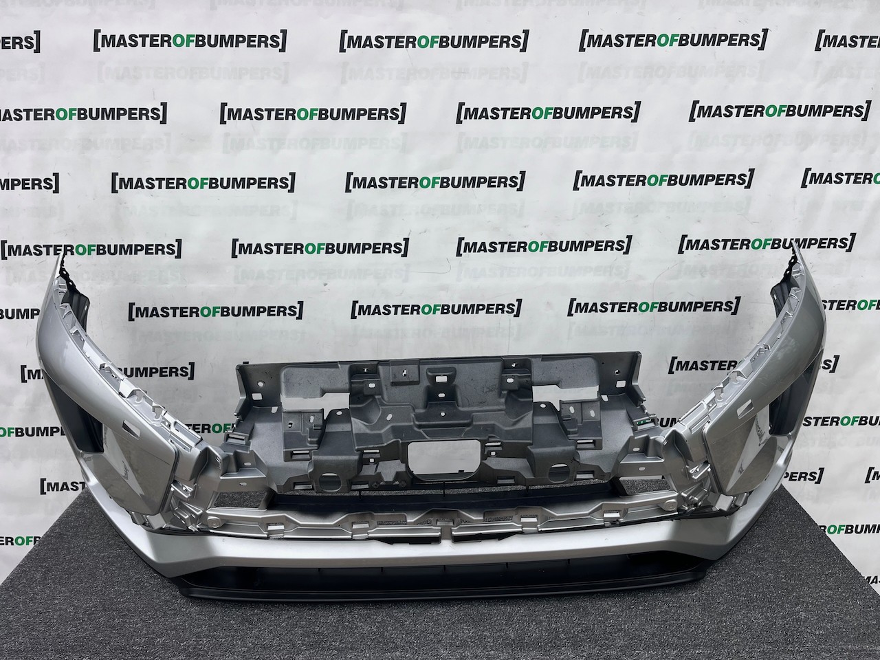 Mitsubishi Eclipse Cross 2017-2021 Front Bumper No Pdc +jet Genuine [m497]