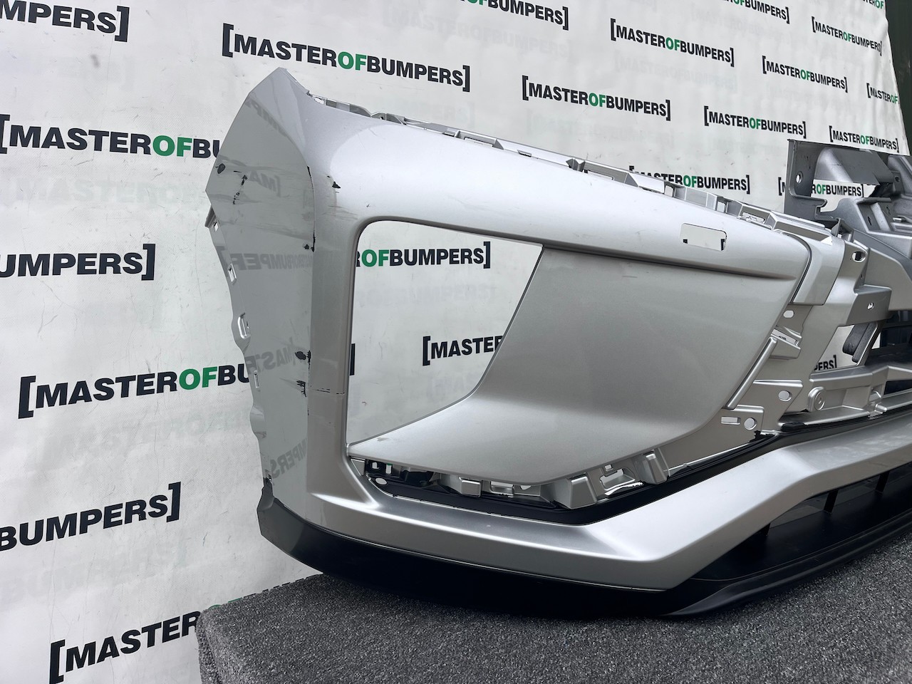 Mitsubishi Eclipse Cross 2017-2021 Front Bumper No Pdc +jet Genuine [m497]