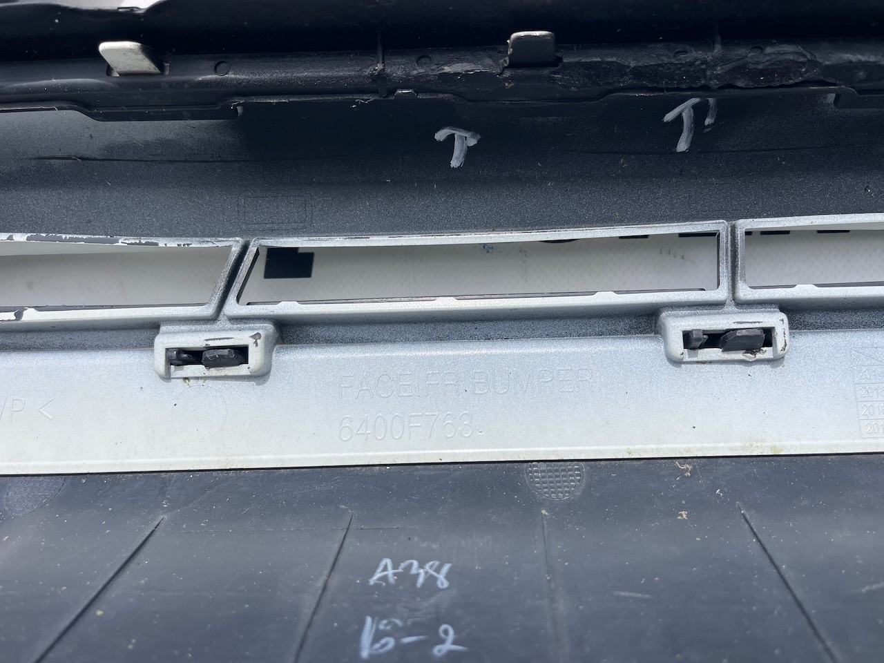Mitsubishi L200 Barbarian Titan 2016-2019 Front Bumper Jets Genuine [m499]