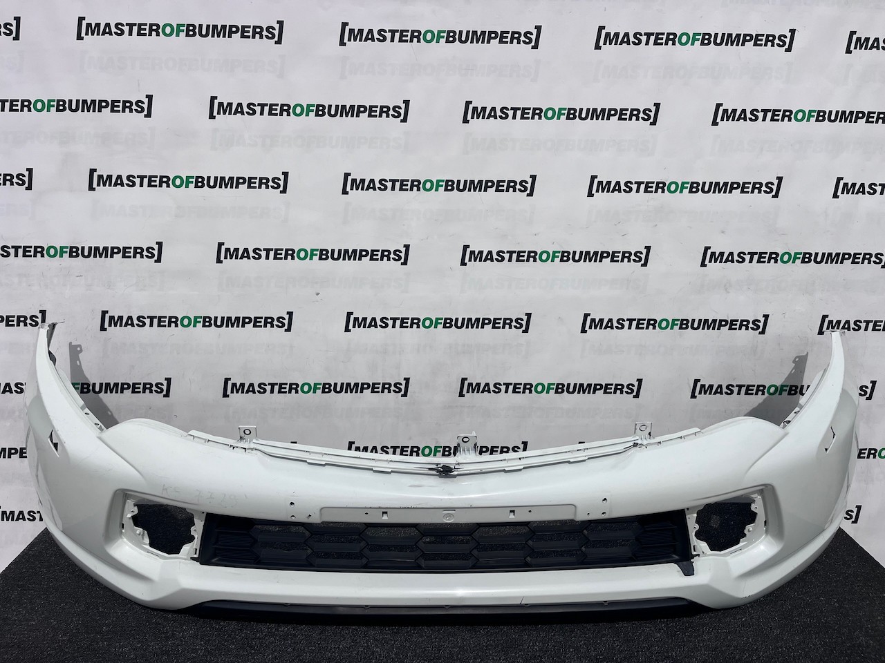 Mitsubishi L200 Barbarian Titan 2016-2019 Front Bumper Jets Genuine [m499]