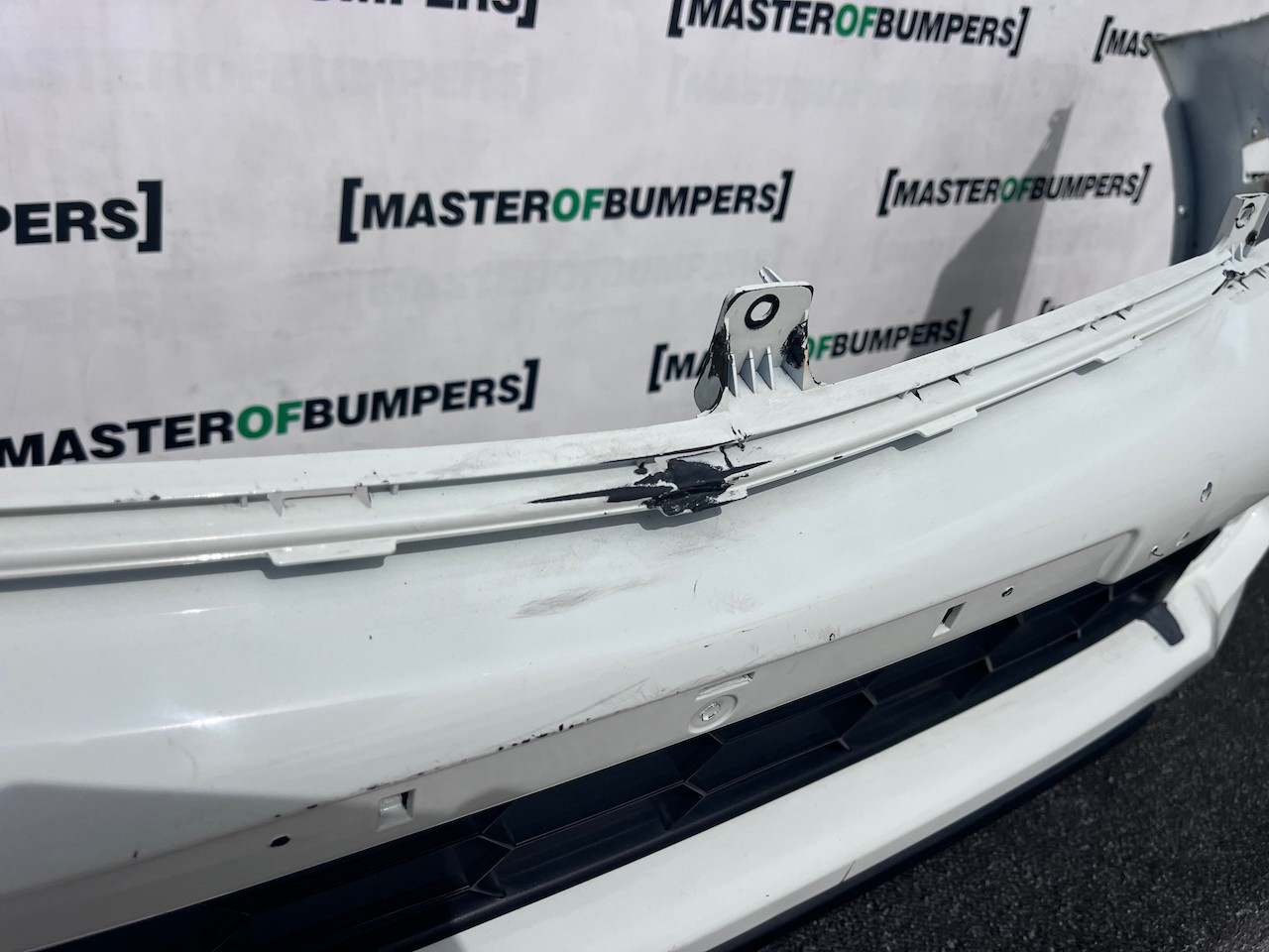 Mitsubishi L200 Barbarian Titan 2016-2019 Front Bumper Jets Genuine [m499]