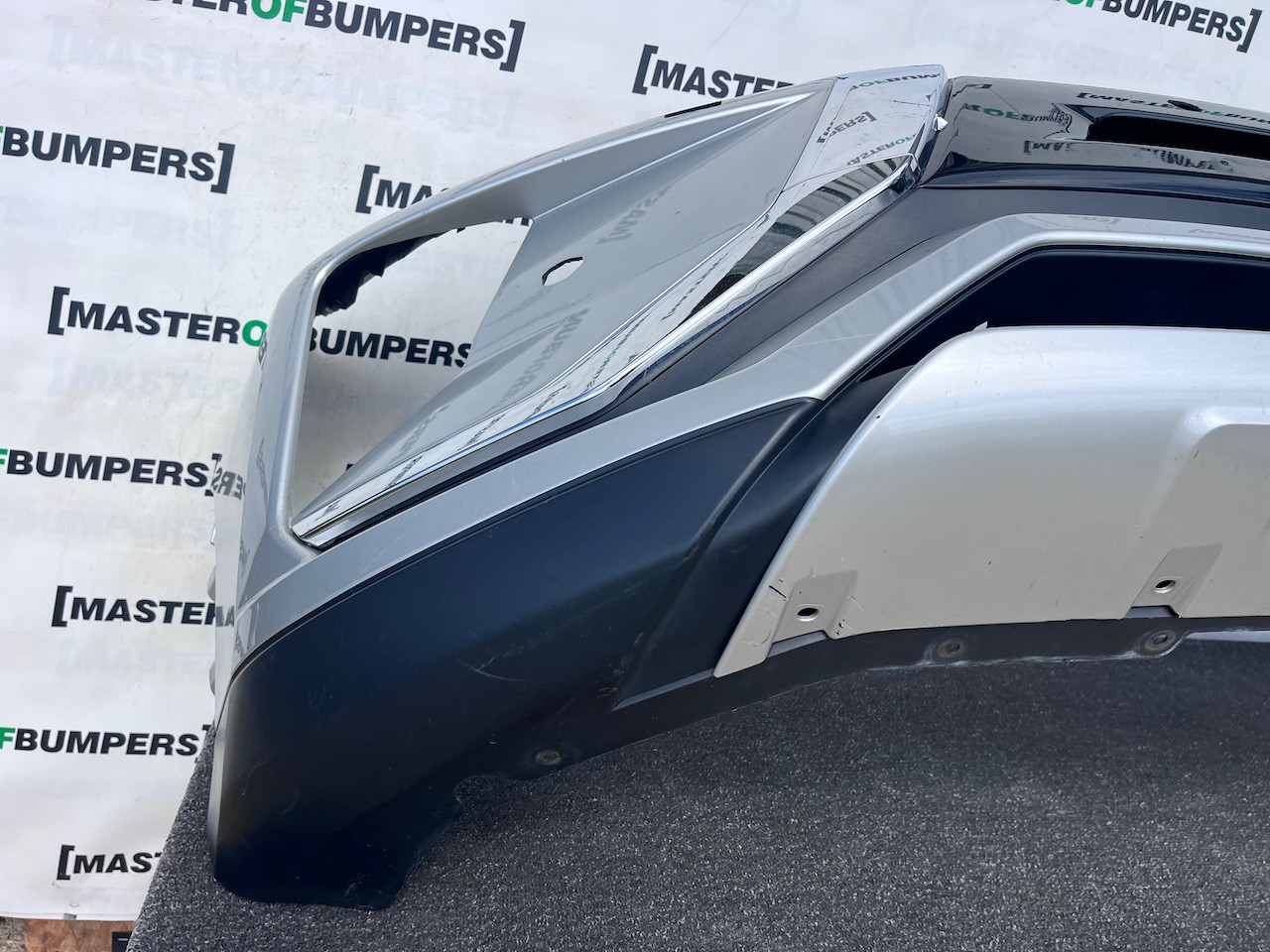 Mitsubishi Eclipse Cross Dynamic 2017-2021 Front Bumper 4 Pdc Jet Genuine [m500]